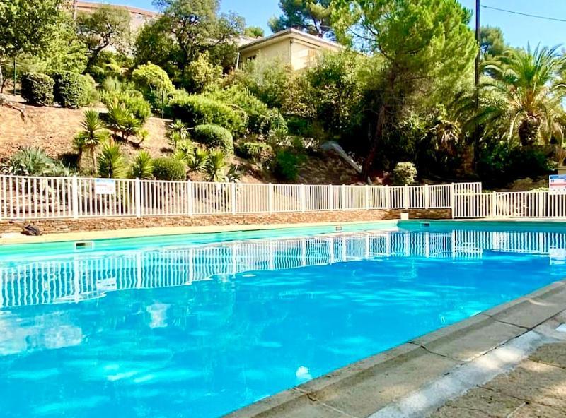 Charme & Calme-Tamaris- Studio Vue Mer - Piscine - Le Petit Olivier Sur Mer La Seyne-sur-Mer Exterior photo